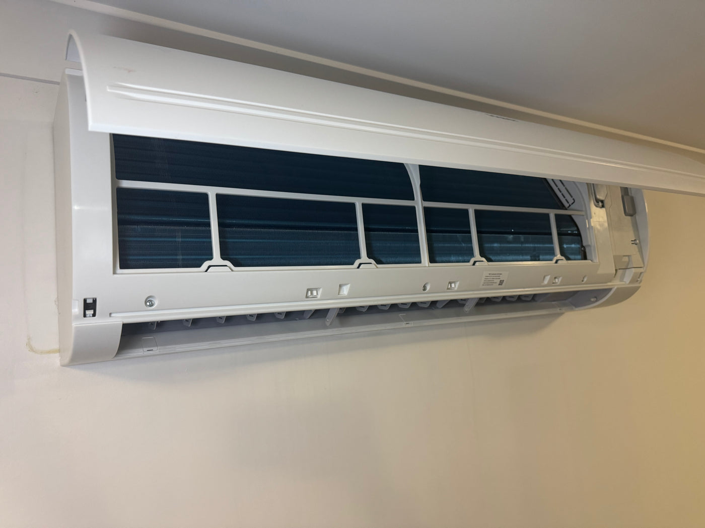 Internal split system air conditioner cleaning near Kedron
