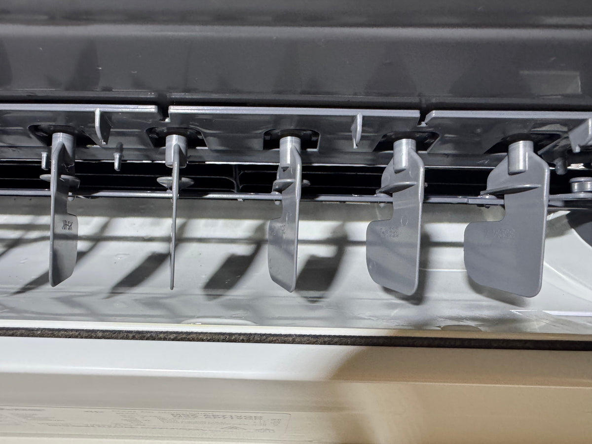 After cleaning: 3 split systems deep cleaned - Mould + Dust